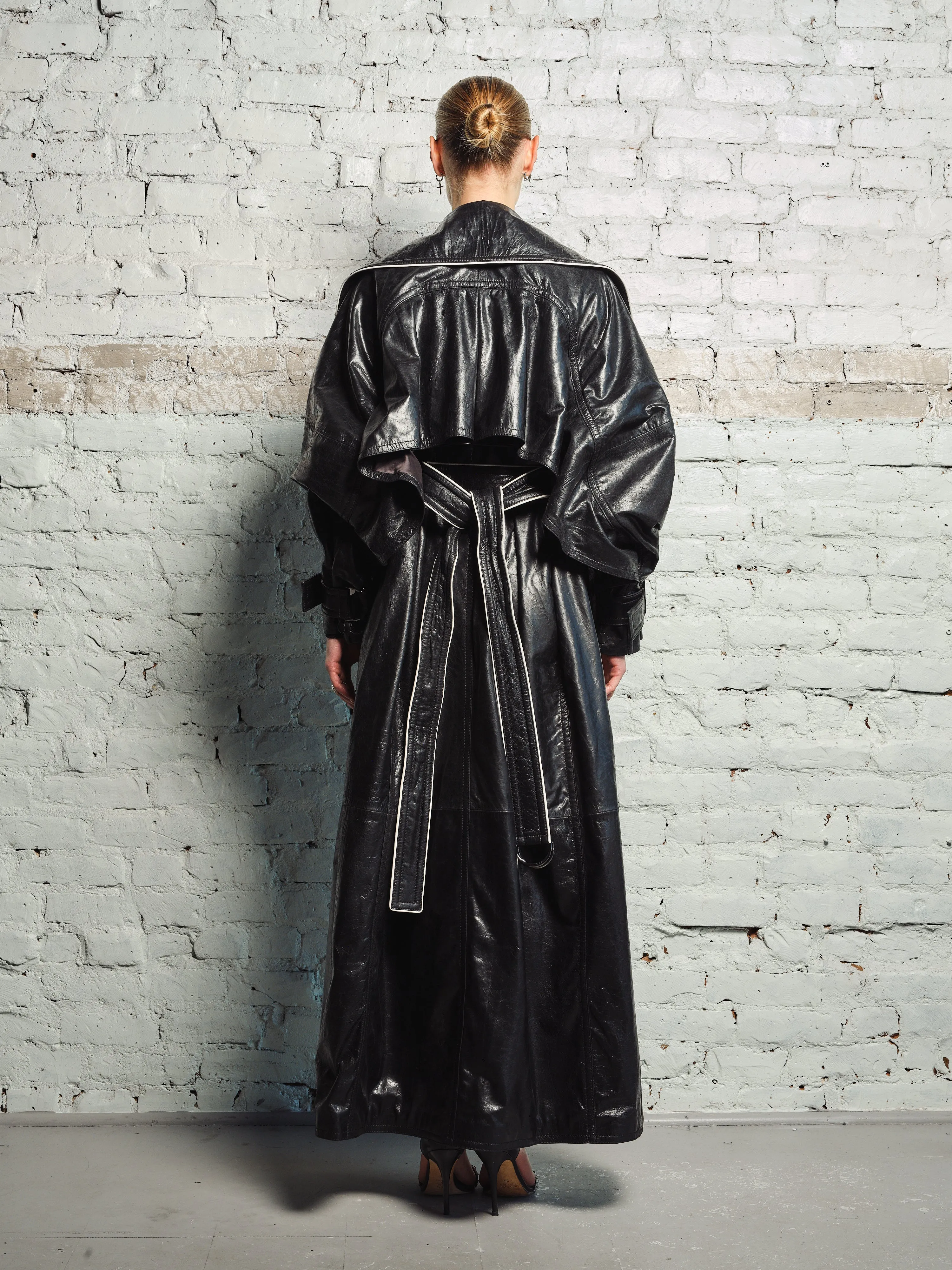 SHINY BLACK CAPED LEATHER LONG TRENCH