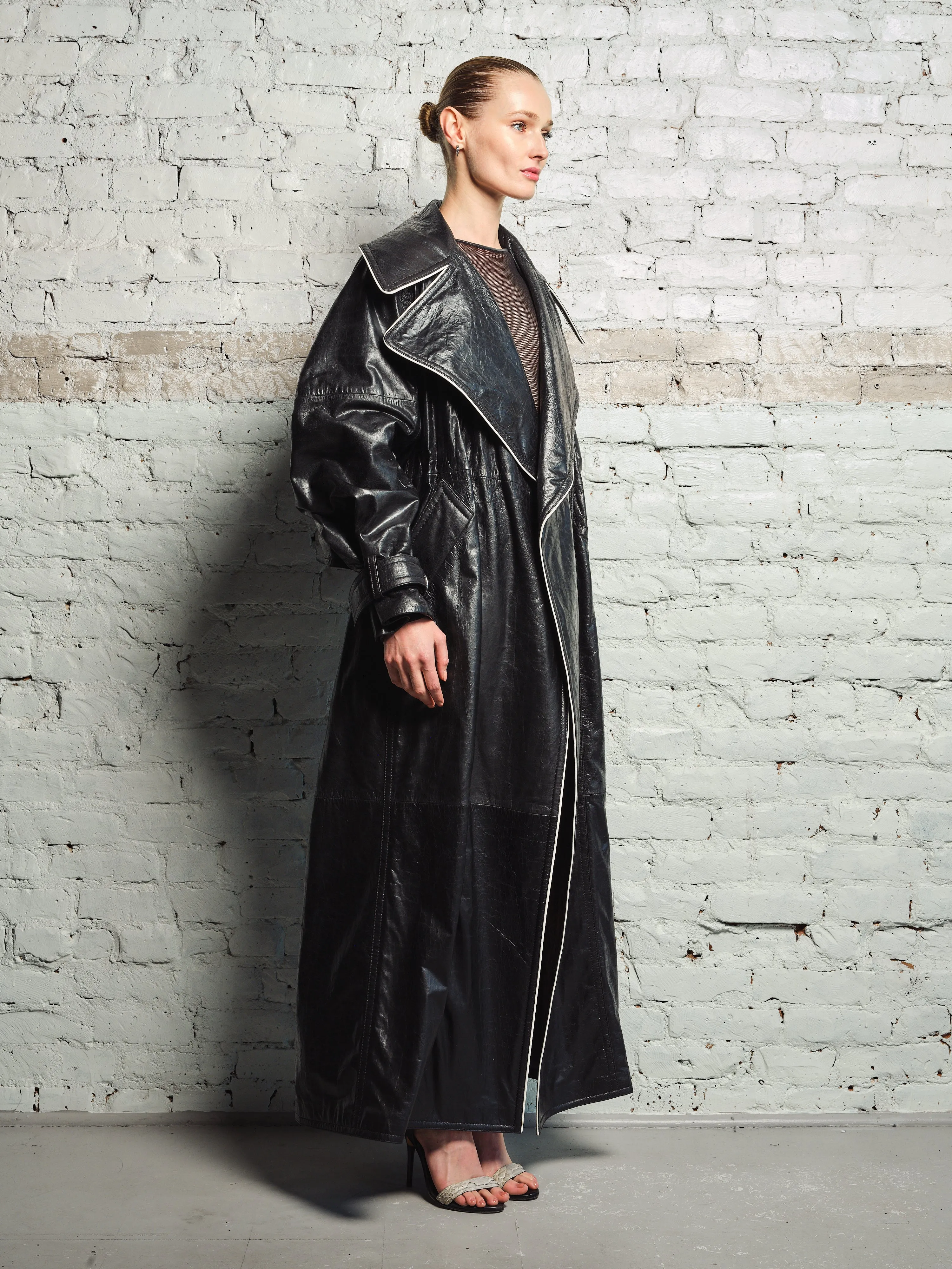 SHINY BLACK CAPED LEATHER LONG TRENCH
