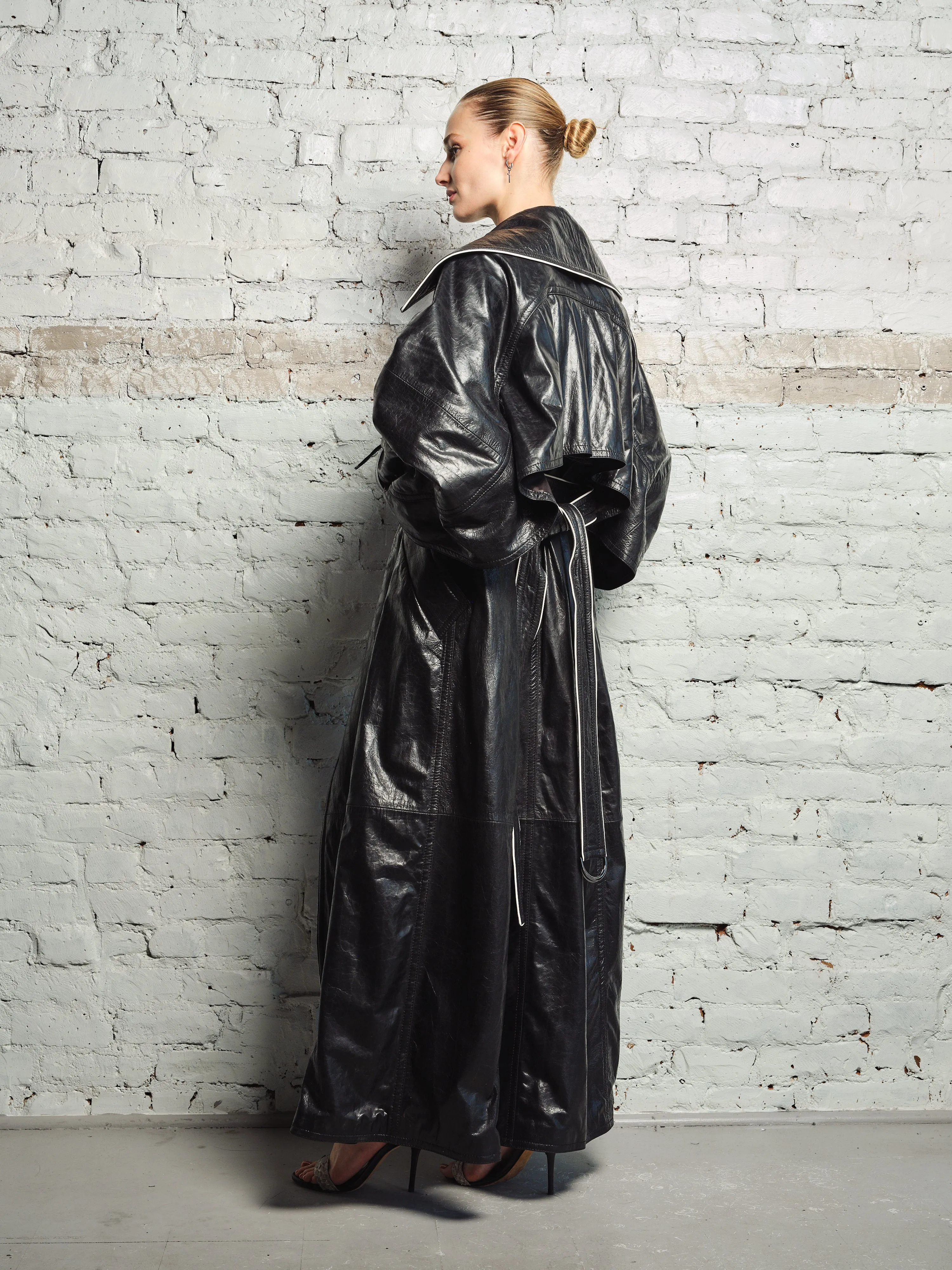 SHINY BLACK CAPED LEATHER LONG TRENCH